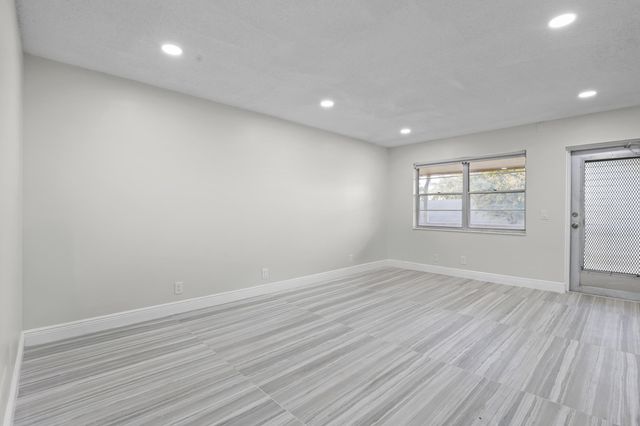 148 Hastings I, West Palm Beach, FL 33417