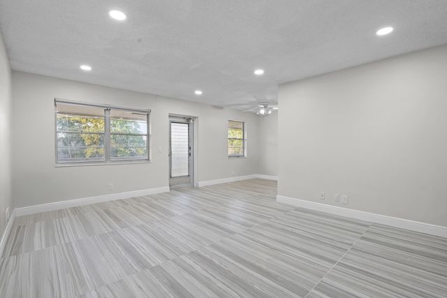 148 Hastings I, West Palm Beach, FL 33417
