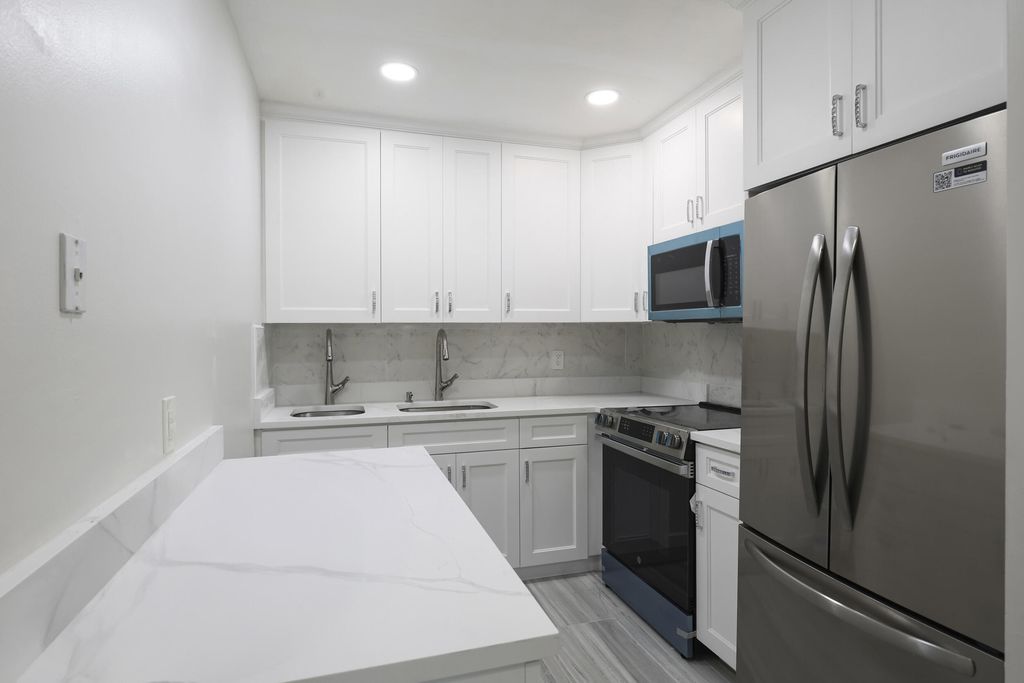 148 Hastings I, West Palm Beach, FL 33417