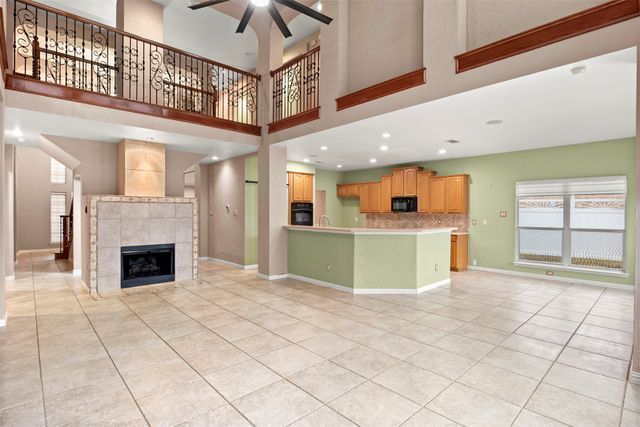 808 Sabona Drive, Desoto, TX 75115