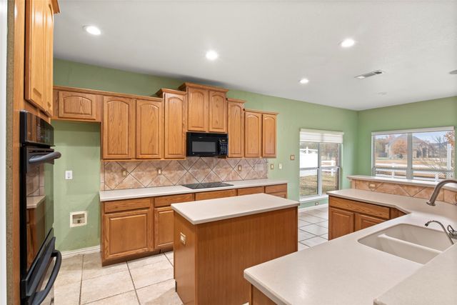 808 Sabona Drive, Desoto, TX 75115