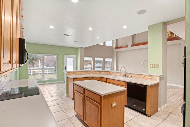 808 Sabona Drive, Desoto, TX 75115