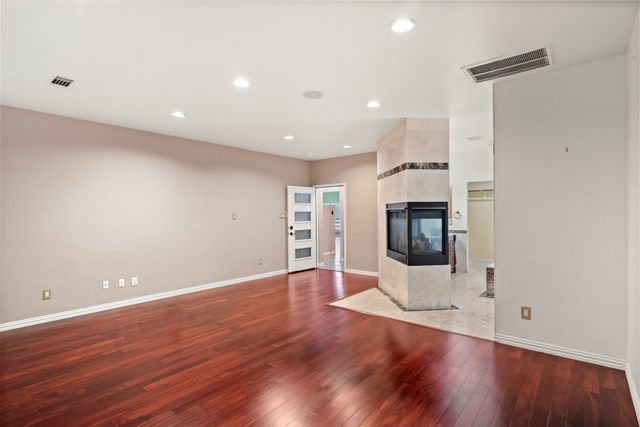 808 Sabona Drive, Desoto, TX 75115