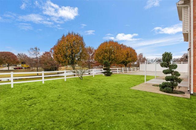 808 Sabona Drive, Desoto, TX 75115