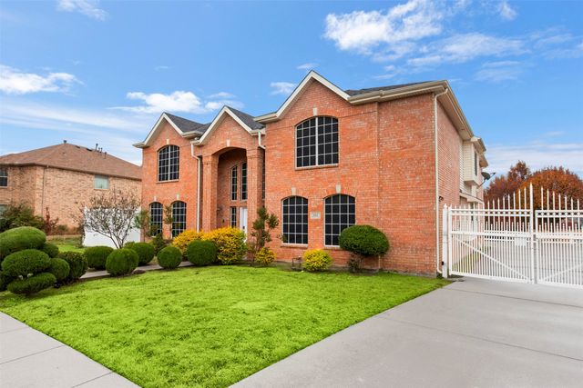 808 Sabona Drive, Desoto, TX 75115