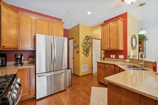 9514 Roosevelt Drive, Chanhassen, MN 55317