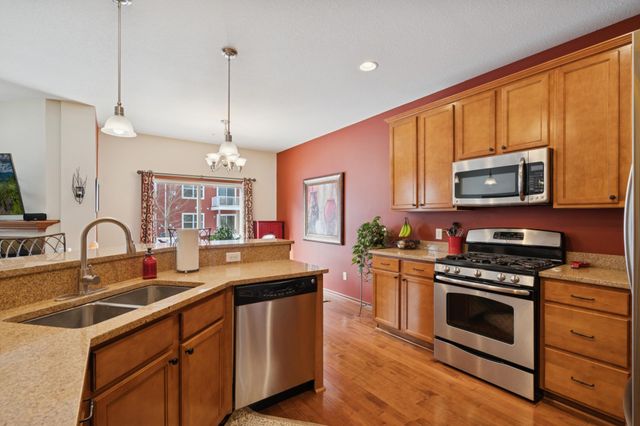 9514 Roosevelt Drive, Chanhassen, MN 55317