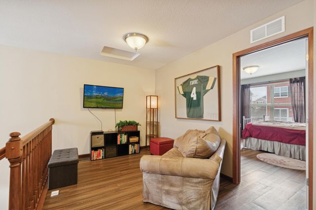 9514 Roosevelt Drive, Chanhassen, MN 55317