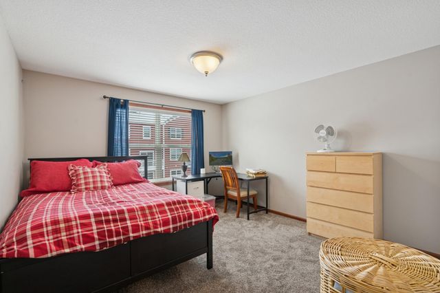 9514 Roosevelt Drive, Chanhassen, MN 55317