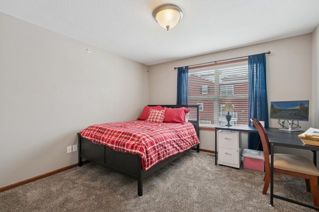 9514 Roosevelt Drive, Chanhassen, MN 55317