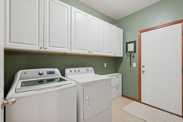 9514 Roosevelt Drive, Chanhassen, MN 55317