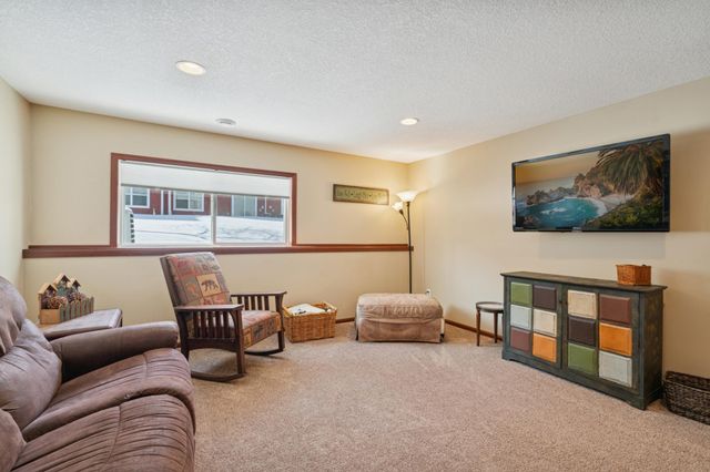 9514 Roosevelt Drive, Chanhassen, MN 55317