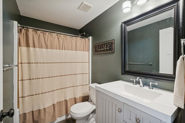 9514 Roosevelt Drive, Chanhassen, MN 55317