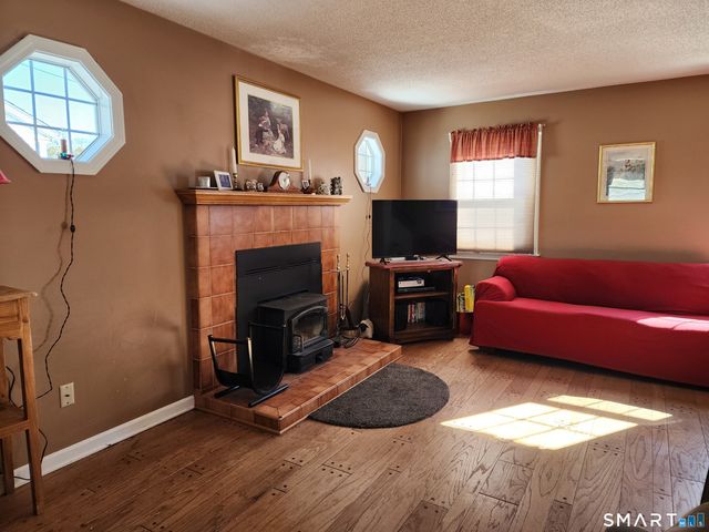 31 Claremont Street, Bristol, CT 06010