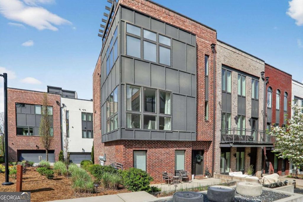 1214 Chelsea Circle, Atlanta, GA 30318