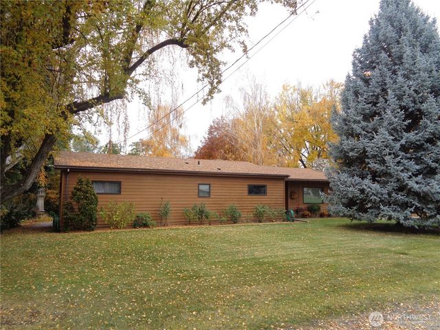 319 Oak Street, Omak, WA 98841