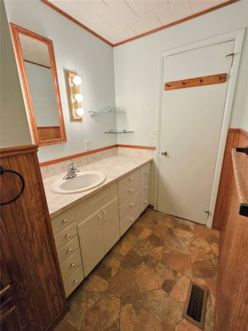 319 Oak Street, Omak, WA 98841