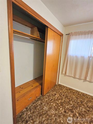 319 Oak Street, Omak, WA 98841