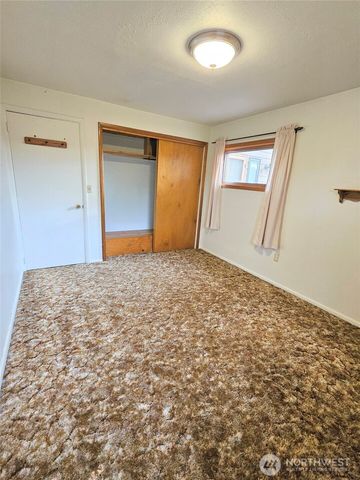 319 Oak Street, Omak, WA 98841