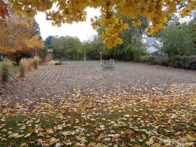 319 Oak Street, Omak, WA 98841