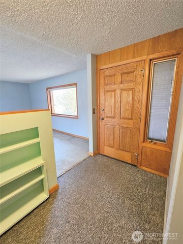 319 Oak Street, Omak, WA 98841