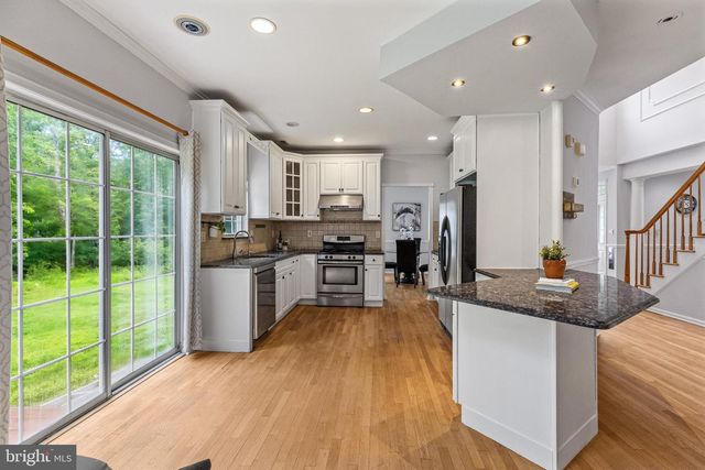 20 CAMBRIDGE CT, Princeton, NJ 08540