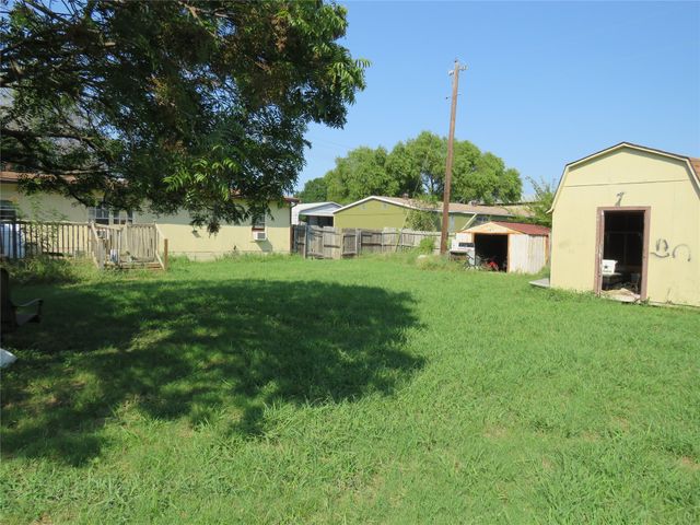 109 King Road, Hackberry, TX 75036