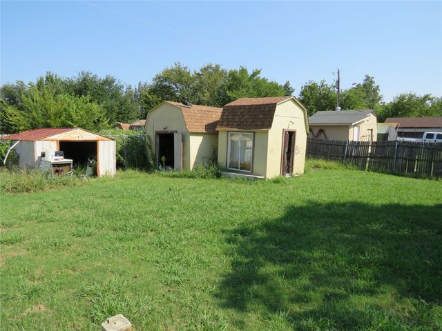 109 King Road, Hackberry, TX 75036