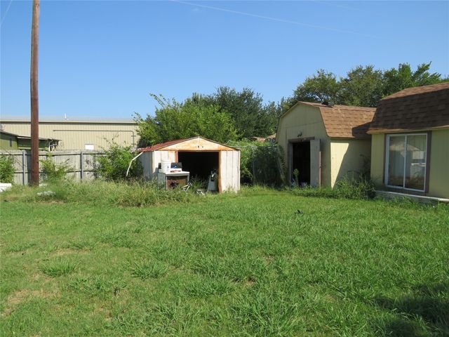 109 King Road, Hackberry, TX 75036