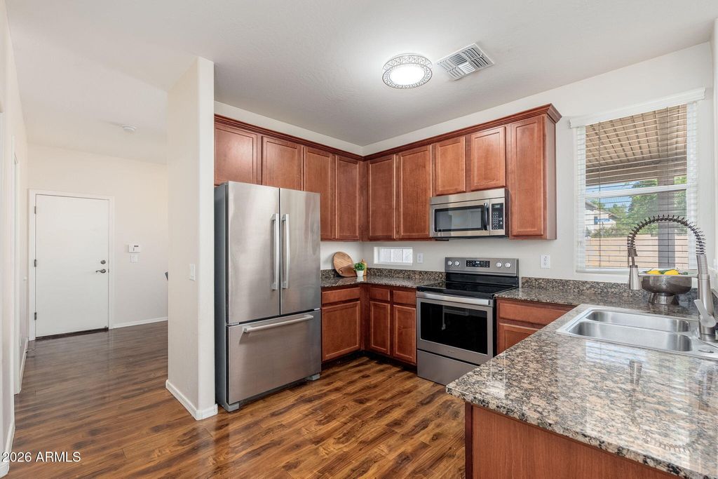 1655 S WILDROSE --, Mesa, AZ 85209 — photo 5