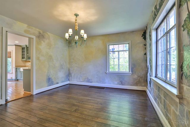 55 Forest Avenue, Wyoming, OH 45215