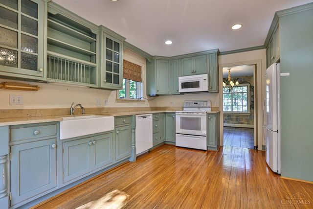 55 Forest Avenue, Wyoming, OH 45215