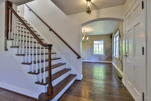 55 Forest Avenue, Wyoming, OH 45215