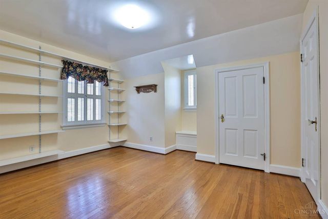 55 Forest Avenue, Wyoming, OH 45215