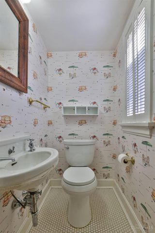 55 Forest Avenue, Wyoming, OH 45215