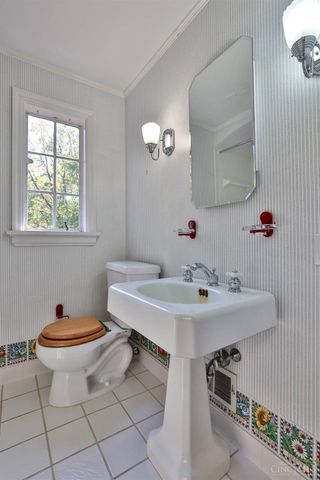 55 Forest Avenue, Wyoming, OH 45215