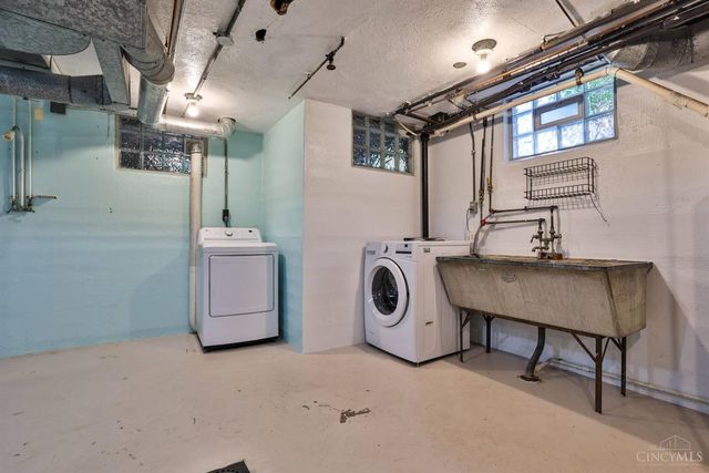 55 Forest Avenue, Wyoming, OH 45215