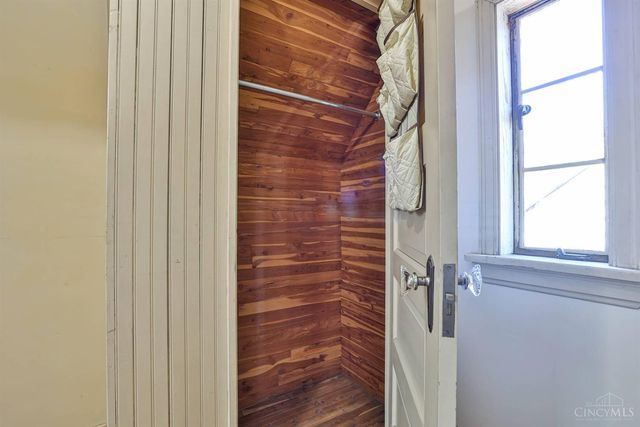 55 Forest Avenue, Wyoming, OH 45215