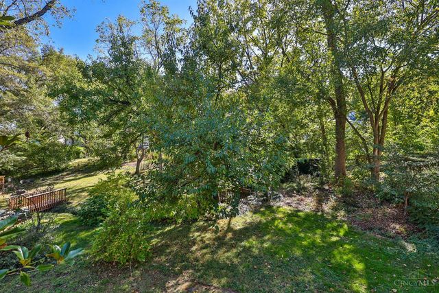 55 Forest Avenue, Wyoming, OH 45215