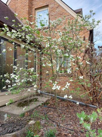 55 Forest Avenue, Wyoming, OH 45215