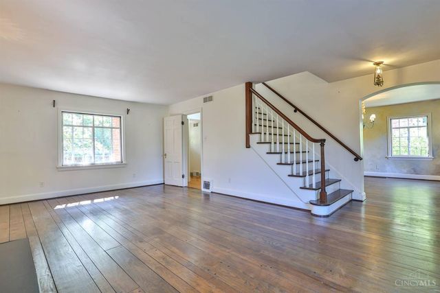 55 Forest Avenue, Wyoming, OH 45215