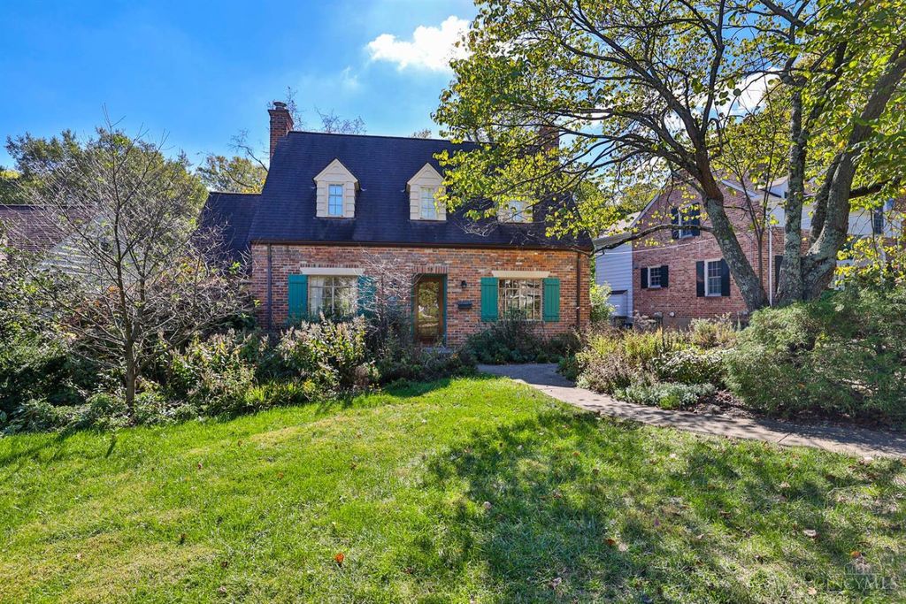 55 Forest Avenue, Wyoming, OH 45215