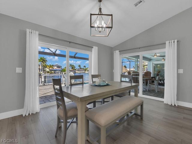 5747 SW 9th CT, Cape Coral, FL 33914