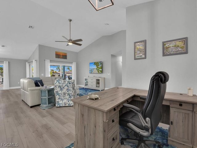 5747 SW 9th CT, Cape Coral, FL 33914