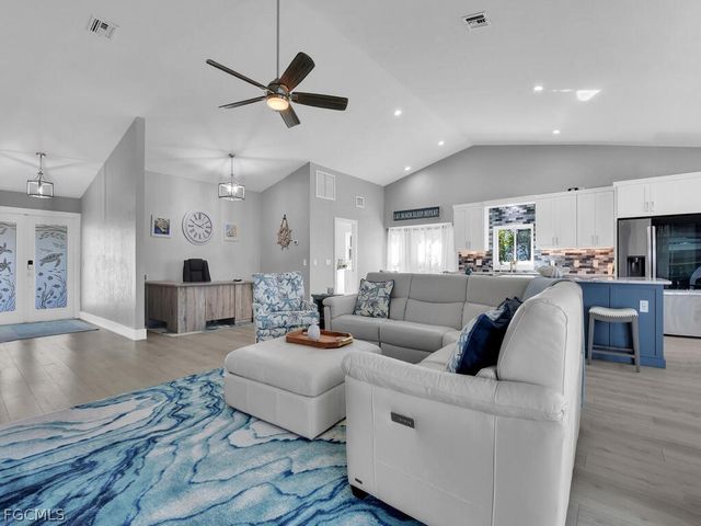 5747 SW 9th CT, Cape Coral, FL 33914