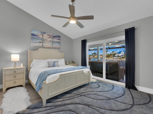 5747 SW 9th CT, Cape Coral, FL 33914