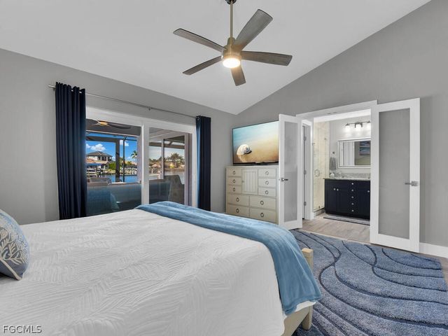 5747 SW 9th CT, Cape Coral, FL 33914