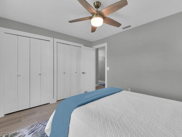 5747 SW 9th CT, Cape Coral, FL 33914