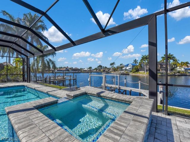5747 SW 9th CT, Cape Coral, FL 33914