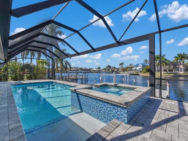 5747 SW 9th CT, Cape Coral, FL 33914